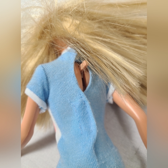 Barbie Totally YoYo SKIPPER Doll with Fashion, YoYo Kitty & Bee 1998 Mattel - Picture 5 of 6